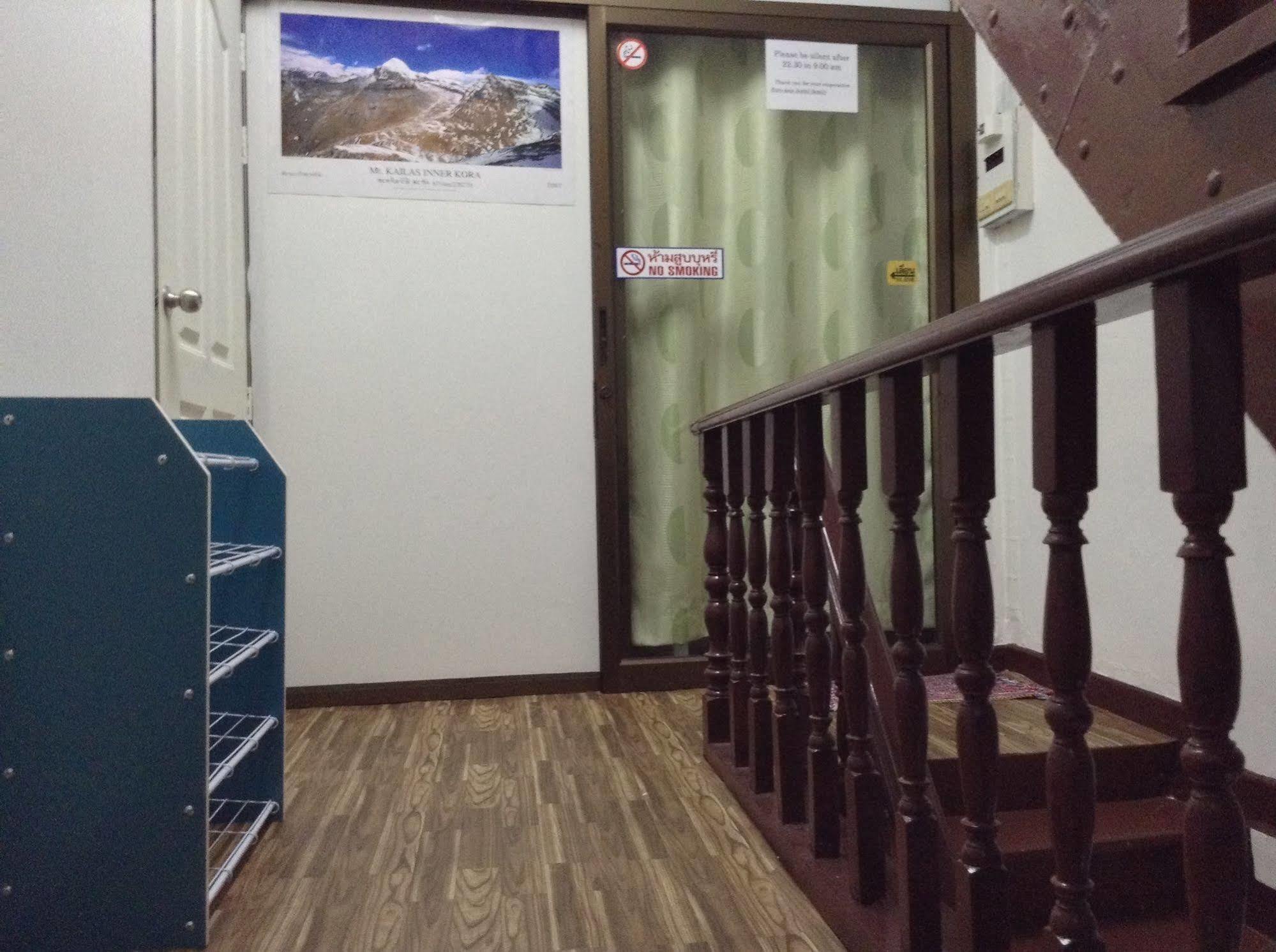 Mint Hostel Бангкок Екстер'єр фото